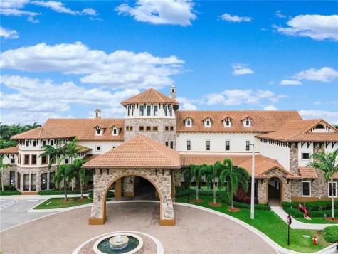 10595 S Lago Vista Circle Parkland FL 33076