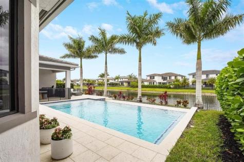 10595 S Lago Vista Circle Parkland FL 33076