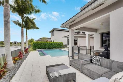 10595 S Lago Vista Circle Parkland FL 33076