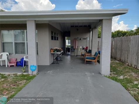 811 S Broadway Lantana FL 33462
