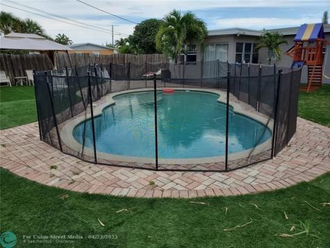 811 S Broadway Lantana FL 33462