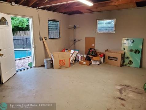 811 S Broadway Lantana FL 33462