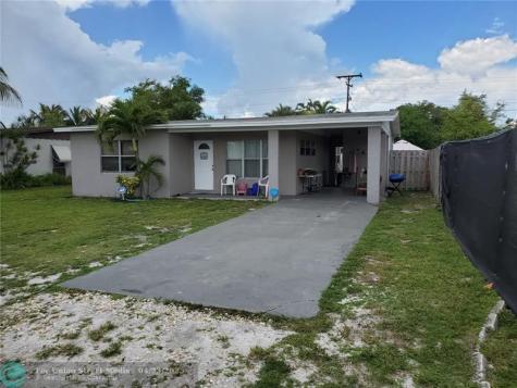 811 S Broadway Lantana FL 33462