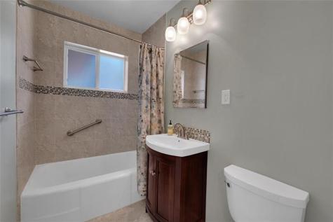 2725 SE 5th Court Pompano Beach FL 33062