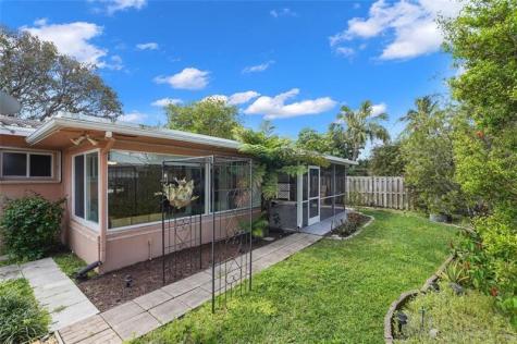 2725 SE 5th Court Pompano Beach FL 33062