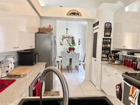 657 SW Munjack Cove Saint Lucie West FL 34986