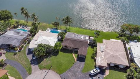 1774 NW 39th Place Oakland Park FL 33309