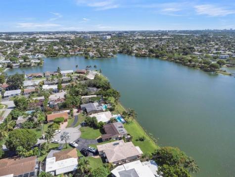 1774 NW 39th Place Oakland Park FL 33309