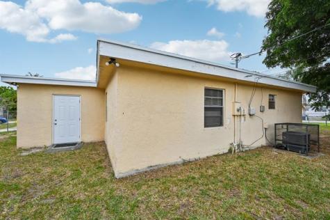 5618 Cinnamon Drive West Palm Beach FL 33415