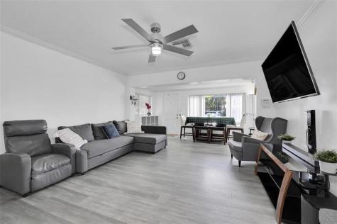 2535 Sherman Street Hollywood FL 33020