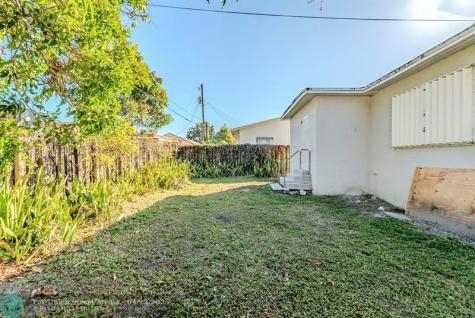 734 SW 4th Street Dania Beach FL 33004