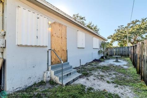 734 SW 4th Street Dania Beach FL 33004