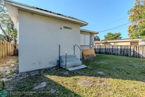 734 SW 4th Street Dania Beach FL 33004