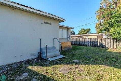 734 SW 4th Street Dania Beach FL 33004