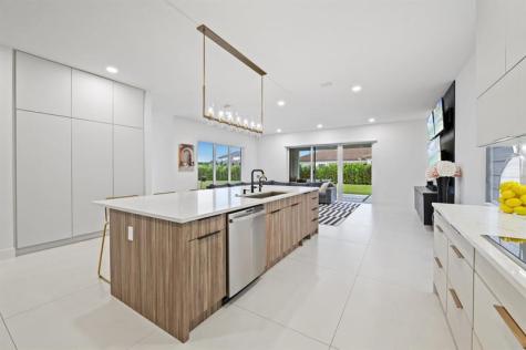 2001 Meadows Drive Davie FL 33324