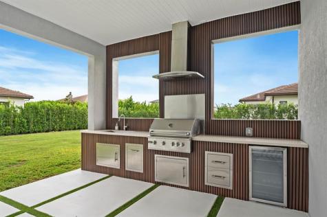 2001 Meadows Drive Davie FL 33324