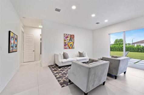 2001 Meadows Drive Davie FL 33324