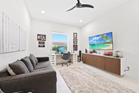 2001 Meadows Drive Davie FL 33324