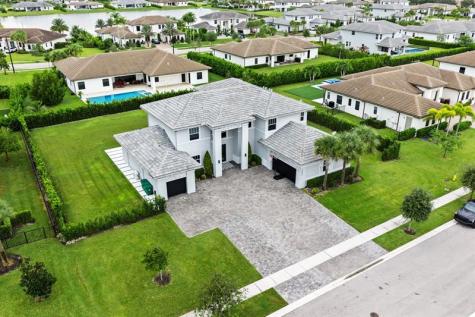 2001 Meadows Drive Davie FL 33324