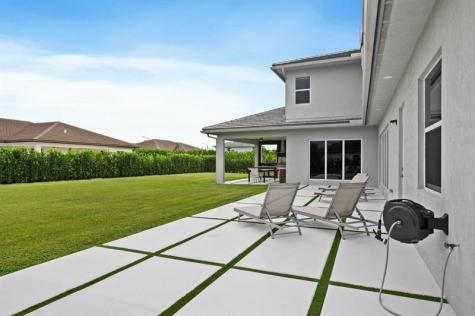 2001 Meadows Drive Davie FL 33324