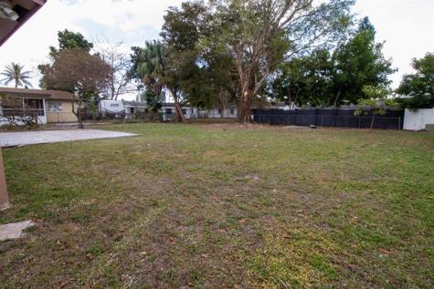 6860 Broadmoor North Lauderdale FL 33068