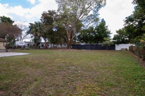 6860 Broadmoor North Lauderdale FL 33068