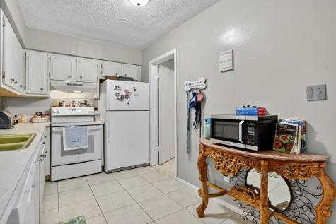 9806 NW 71st Street Tamarac FL 33321