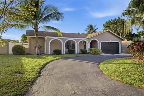 2702 NW 98th Way Coral Springs FL 33065