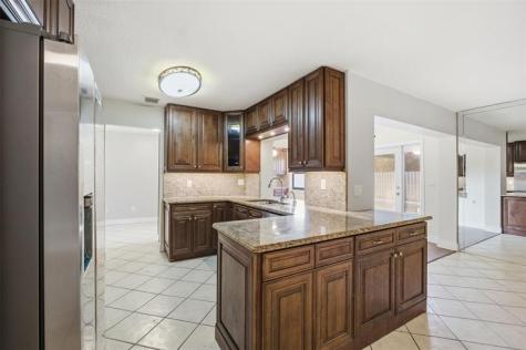 2702 NW 98th Way Coral Springs FL 33065