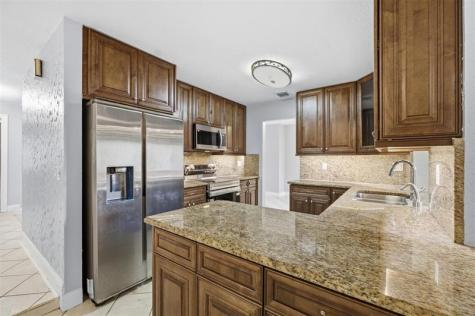 2702 NW 98th Way Coral Springs FL 33065