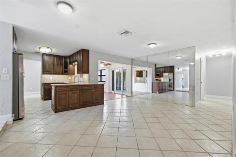 2702 NW 98th Way Coral Springs FL 33065