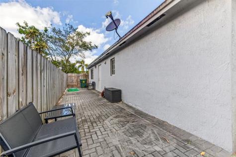 348 NW 40th Court Oakland Park FL 33309