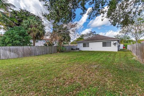 348 NW 40th Court Oakland Park FL 33309