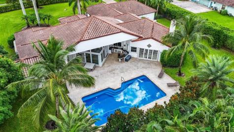 8618 Sawpine Road Delray Beach FL 33446