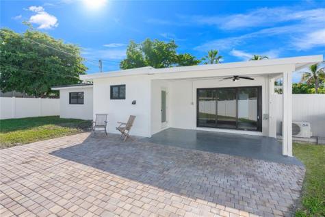 455 SW 14th Court Pompano Beach FL 33060