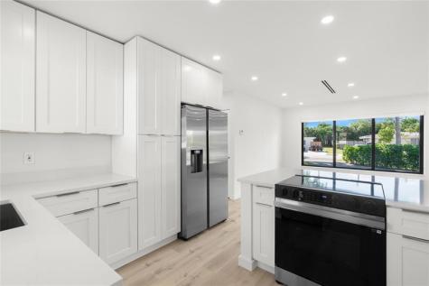 455 SW 14th Court Pompano Beach FL 33060