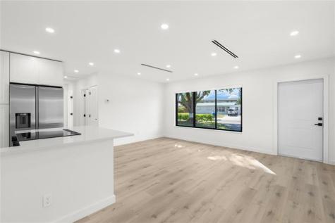 455 SW 14th Court Pompano Beach FL 33060