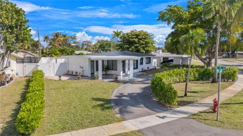 455 SW 14th Court Pompano Beach FL 33060