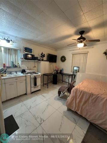 3913 SW 28th Street West Park FL 33023