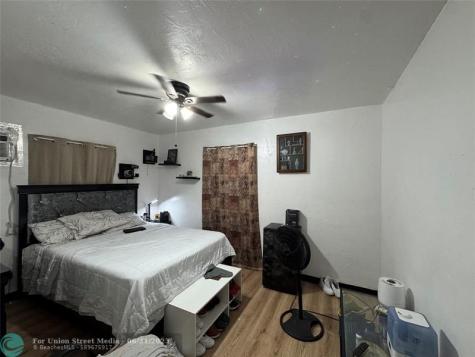 3913 SW 28th Street West Park FL 33023