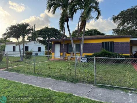 3913 SW 28th Street West Park FL 33023