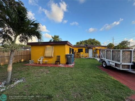 3913 SW 28th Street West Park FL 33023