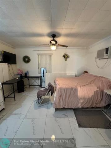 3913 SW 28th Street West Park FL 33023