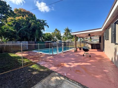 Lauderdale Lakes FL 33309