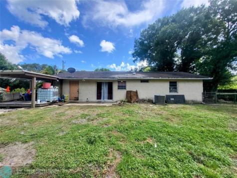7341 NW 95th Court Okeechobee FL 34972