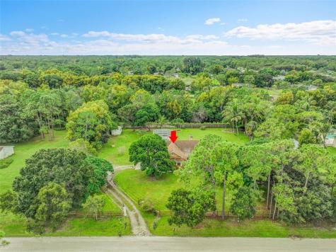 18392 N 48th Avenue N Loxahatchee FL 33470