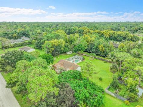 18392 N 48th Avenue N Loxahatchee FL 33470