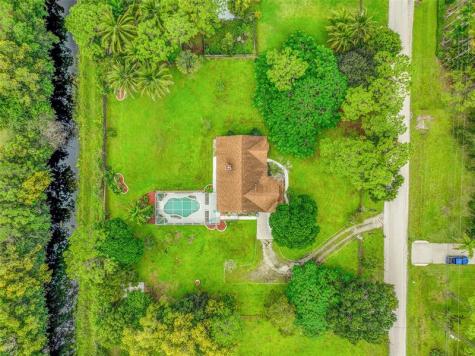 18392 N 48th Avenue N Loxahatchee FL 33470