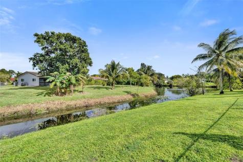 4017 Woodside Drive Coral Springs FL 33065
