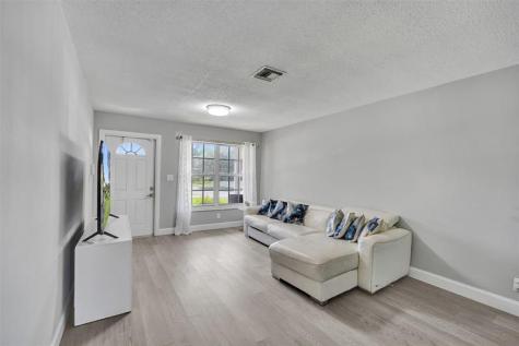 4017 Woodside Drive Coral Springs FL 33065